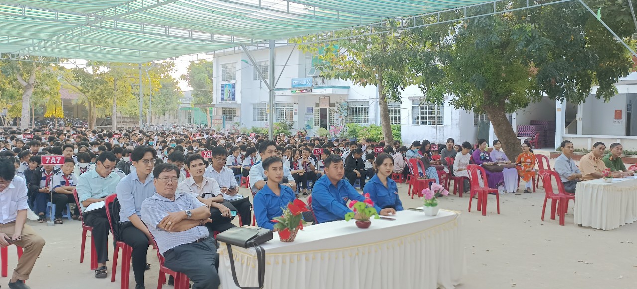 Cổng trường ATGT