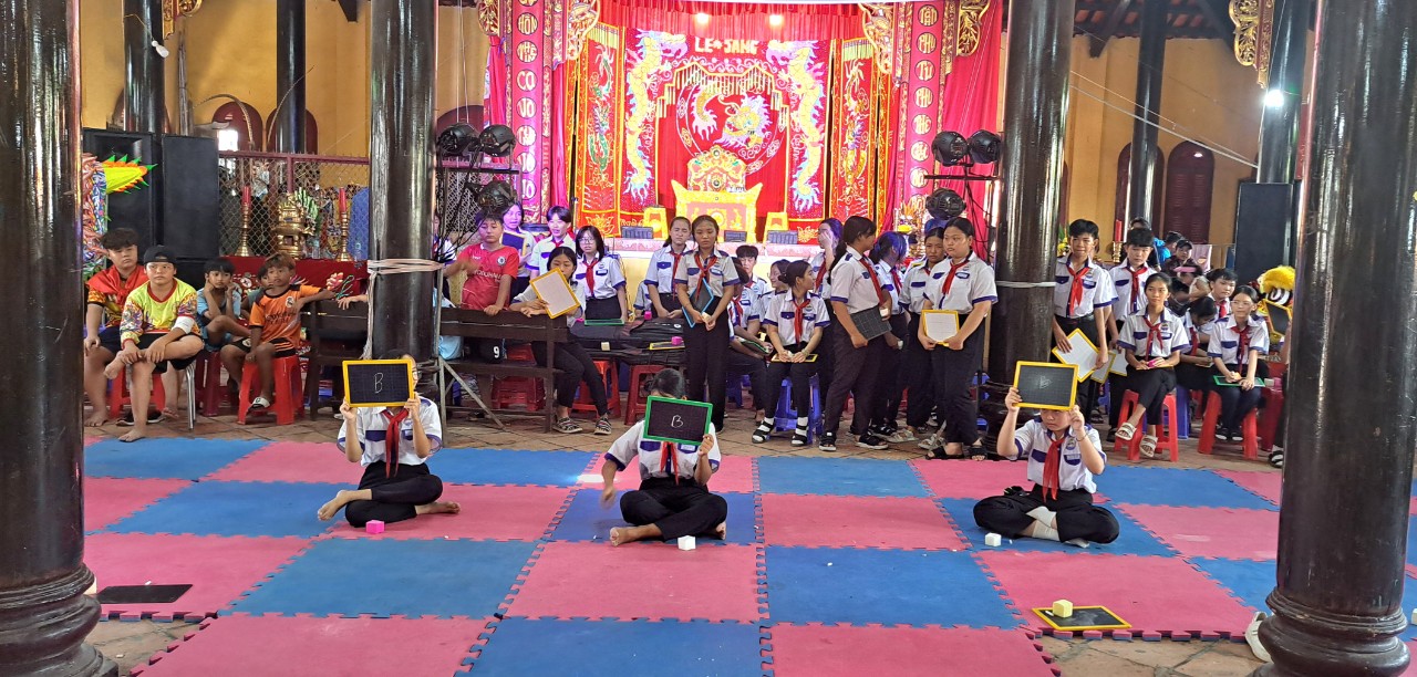 RUNG CHUÔNG VÀNG